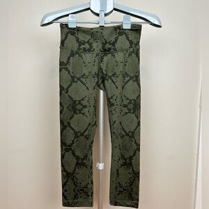LULULEMON Wunder Under Olive Green Ziggy Snake Print Crop lll Legging